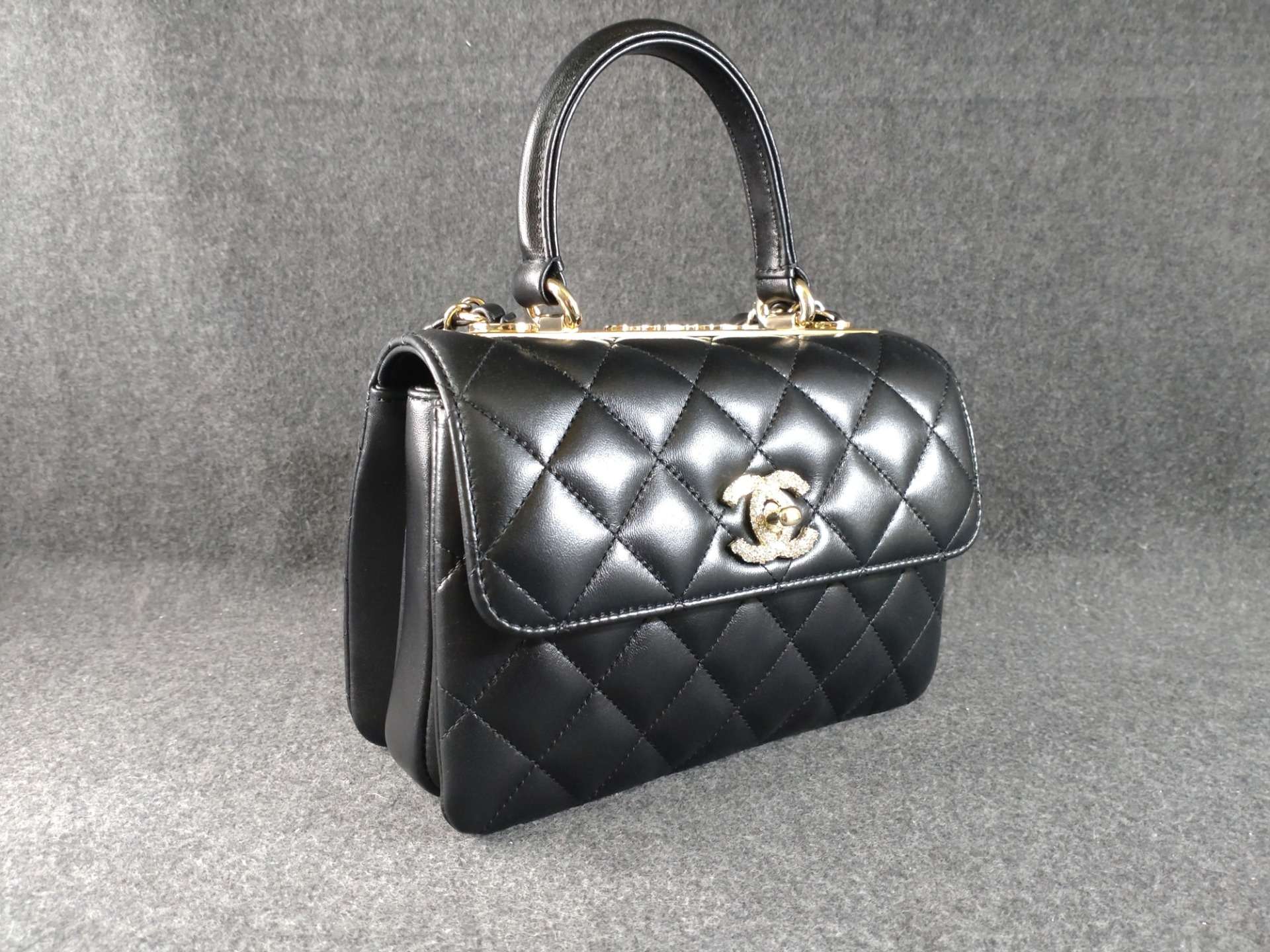 【大阪心斎橋】バックのコーティングでお探しならコーティング専門店Glationへ