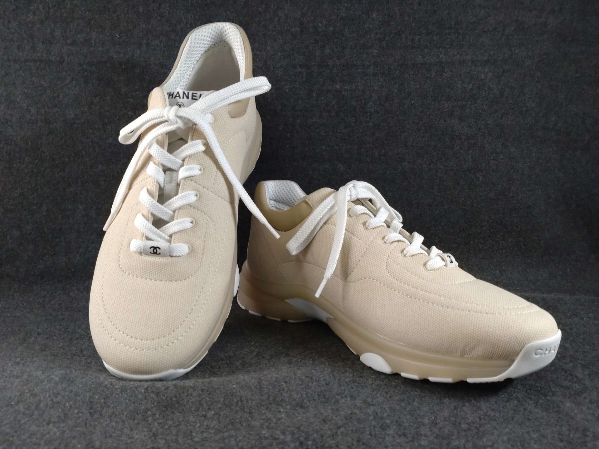 【大阪心斎橋】スニーカーのコーティングでお探しならコーティング専門店Glationへ