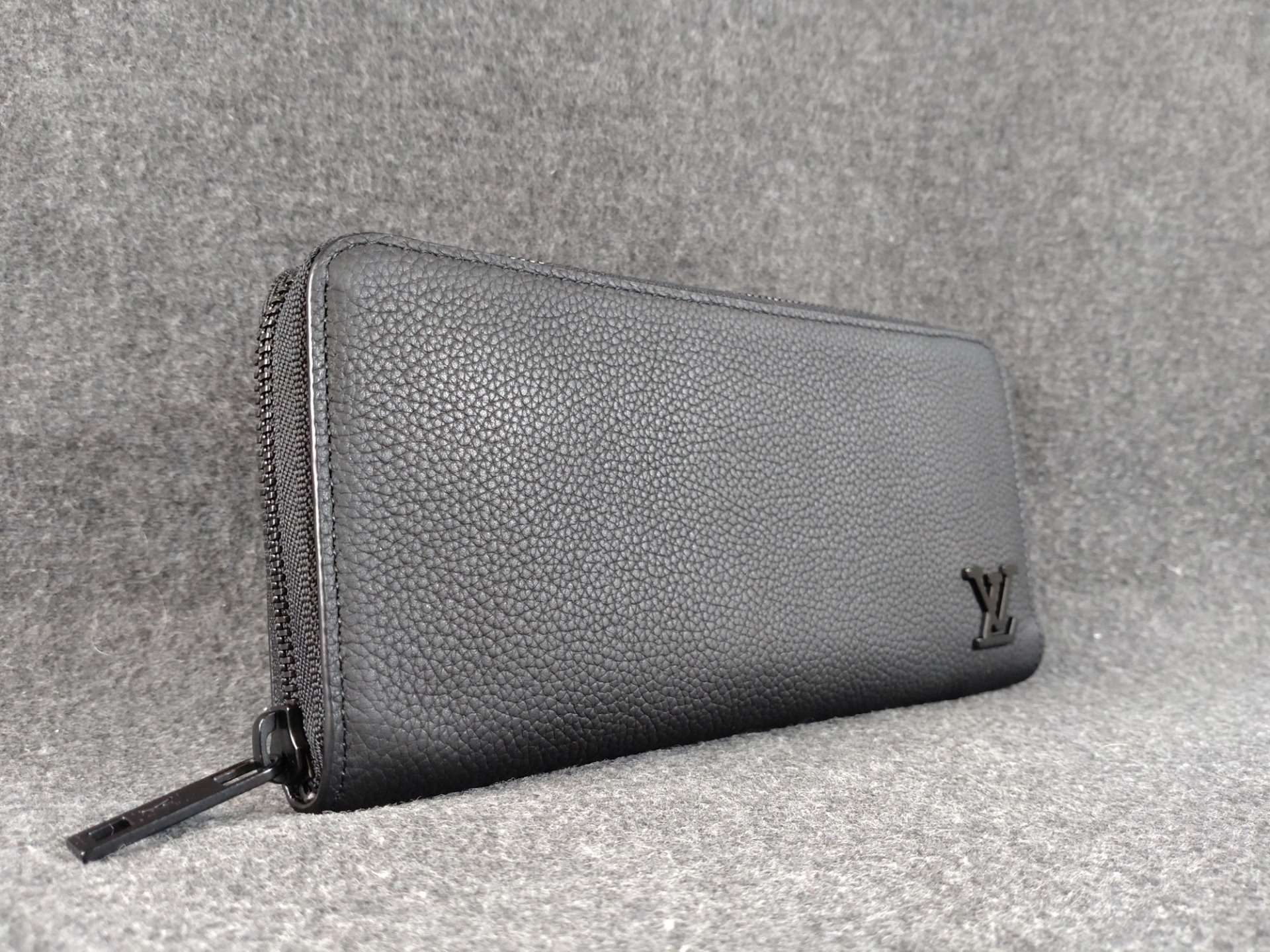 【大阪心斎橋】財布のコーティングでお探しならコーティング専門店Glationへ