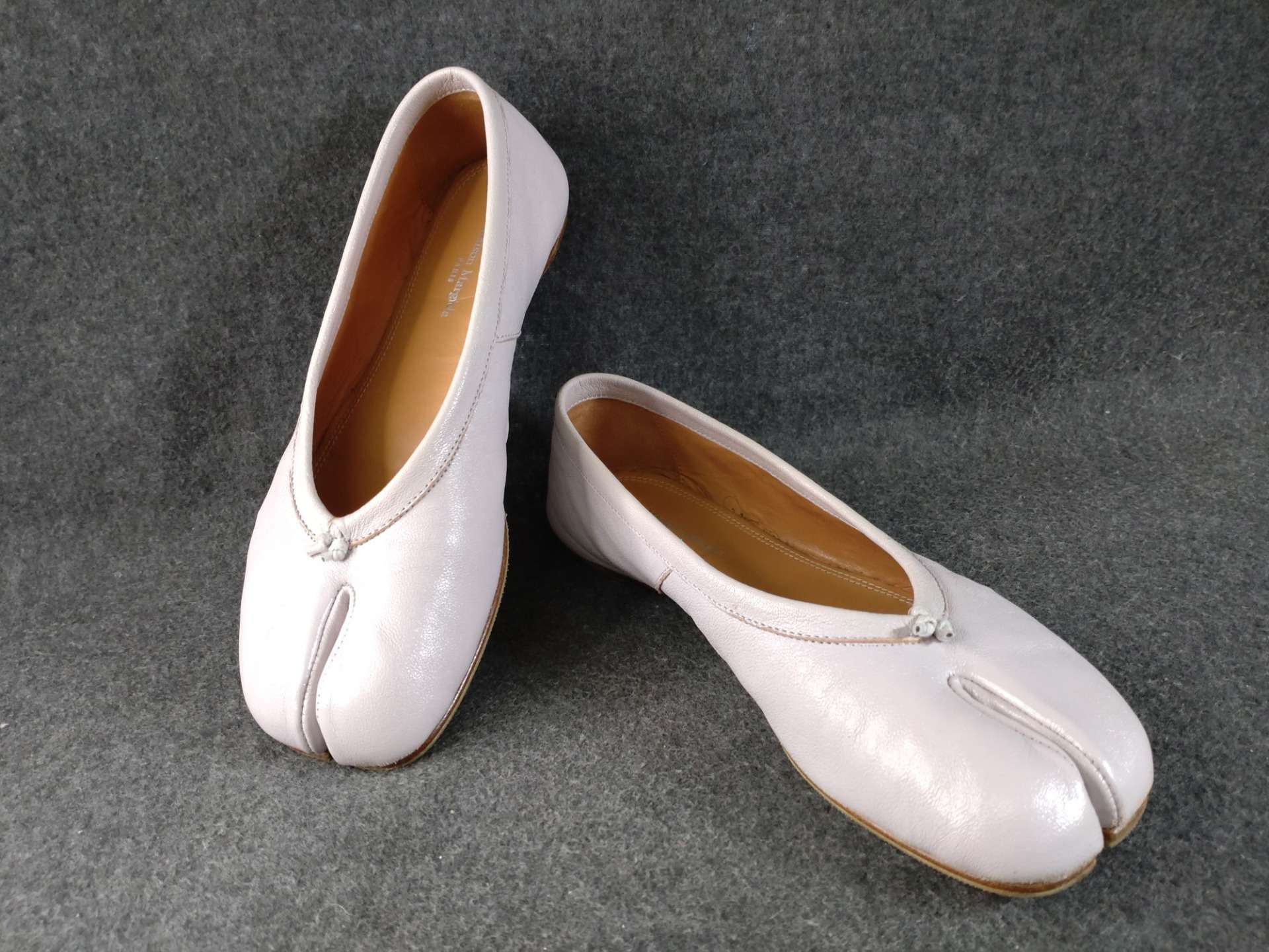 【大阪心斎橋】タビ ニュー バレエシューズのコーティングでお探しならコーティング専門店Glationへ