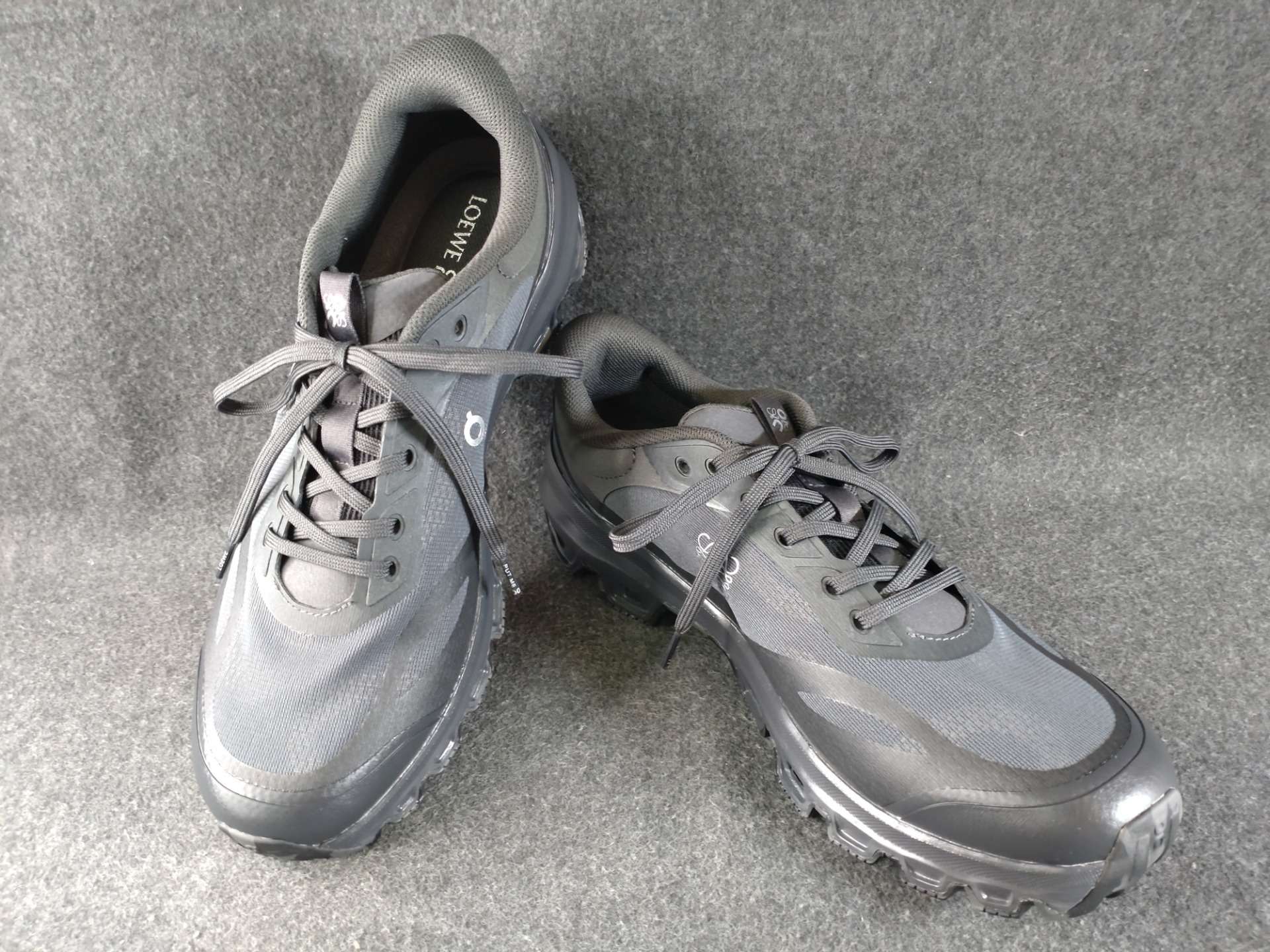 【大阪心斎橋】クラウドベンチャー 2.0スニーカーのコーティングでお探しならコーティング専門店Glationへ