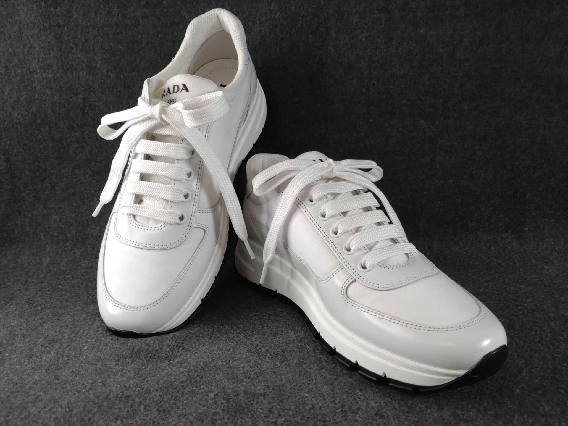 【大阪心斎橋】スニーカーのコーティングでお探しならコーティング専門店Glationへ