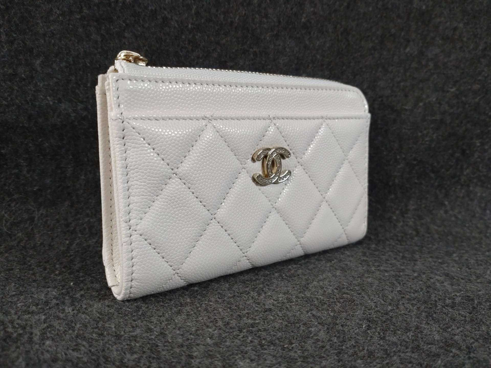 【大阪心斎橋】カードケースのコーティングでお探しならコーティング専門店Glationへ