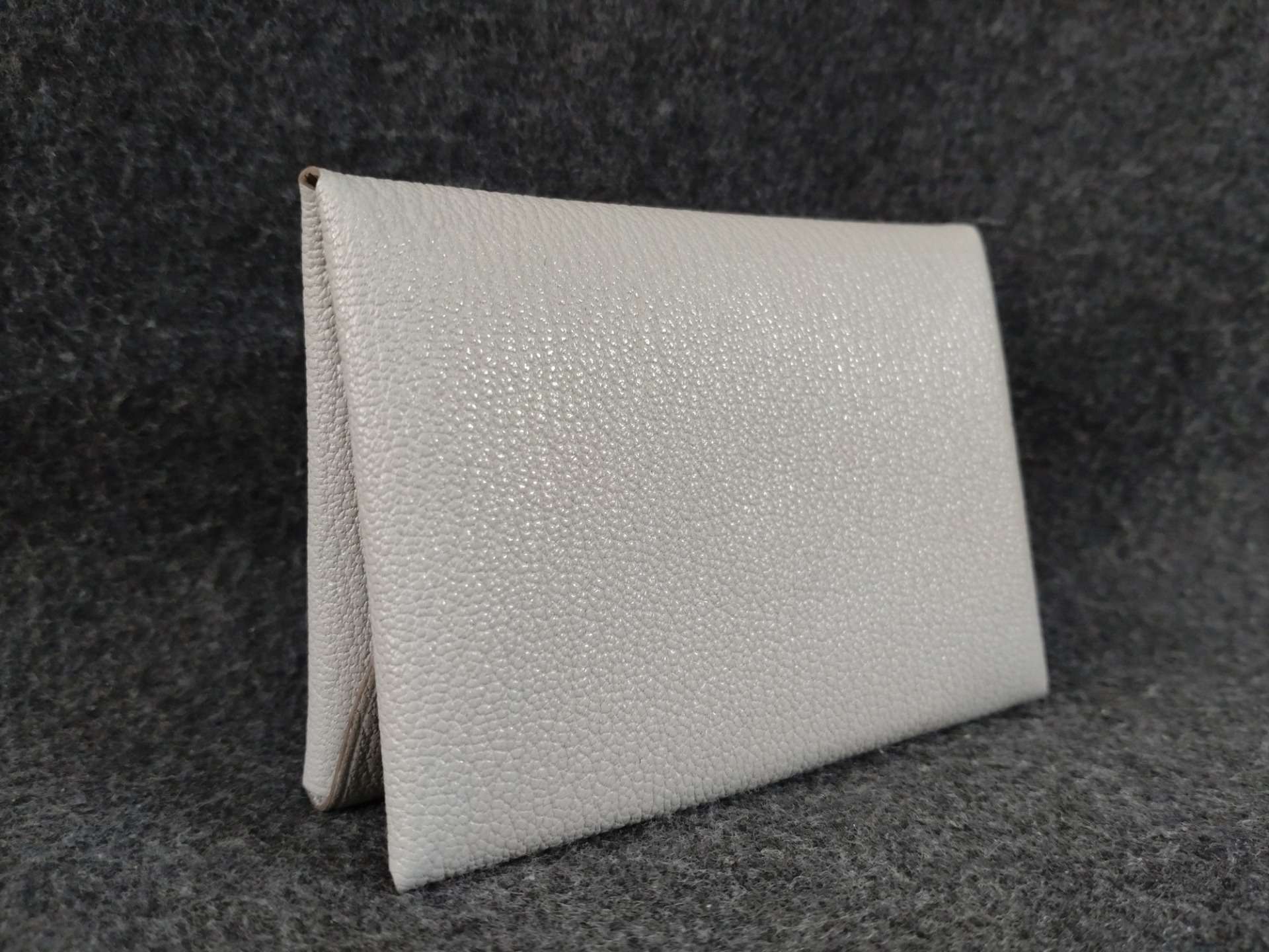 【大阪心斎橋】カードケースのコーティングでお探しならコーティング専門店Glationへ