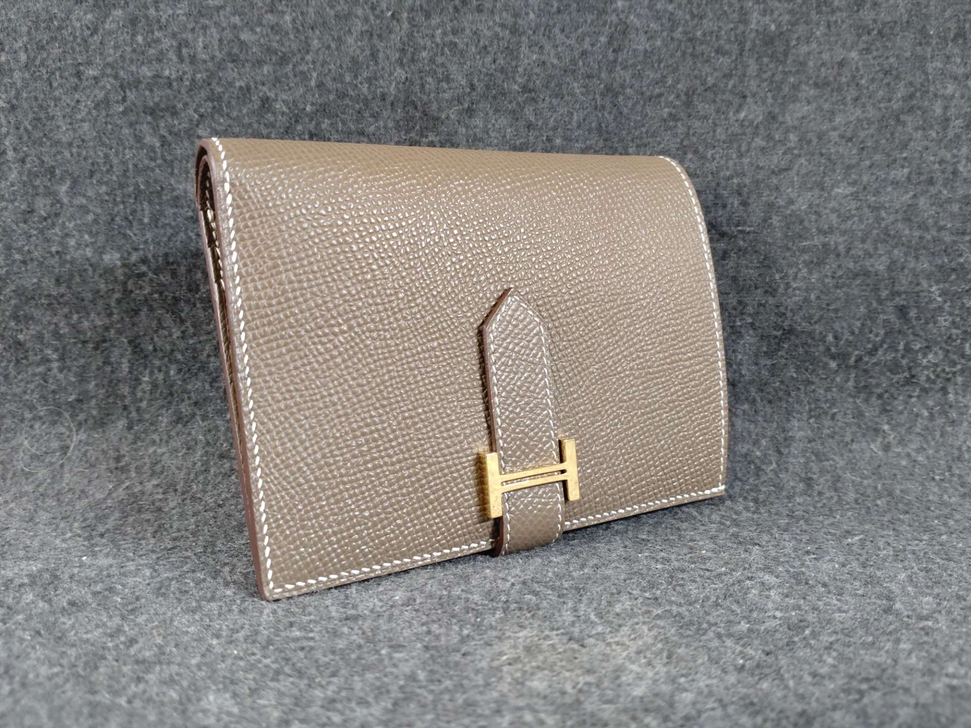 【大阪心斎橋】財布のコーティングでお探しならコーティング専門店Glationへ