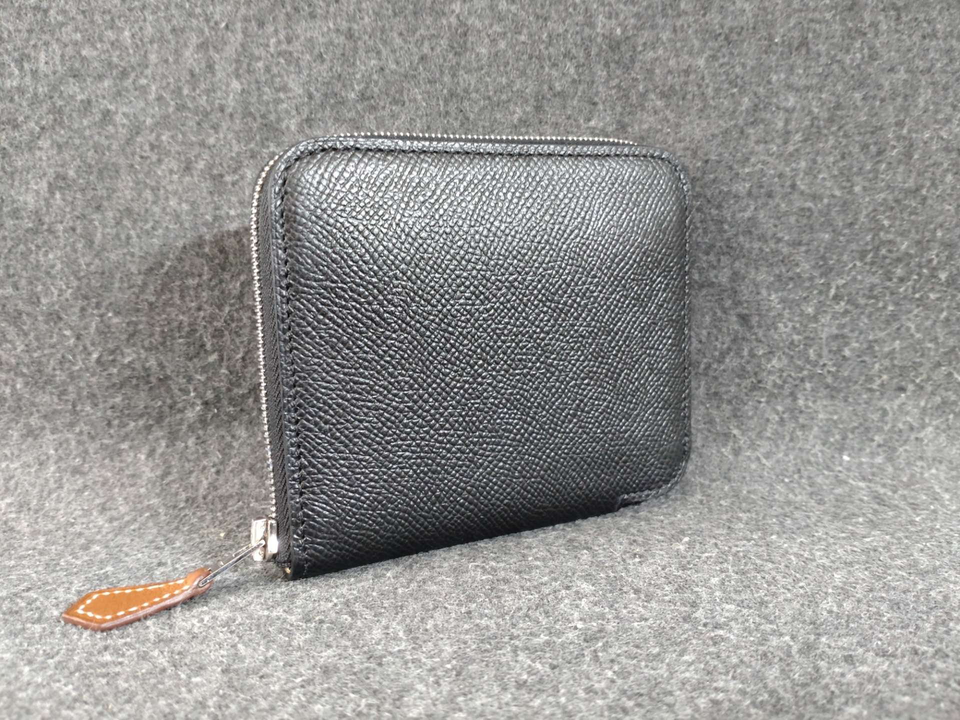 【大阪心斎橋】財布のコーティングでお探しならコーティング専門店Glationへ