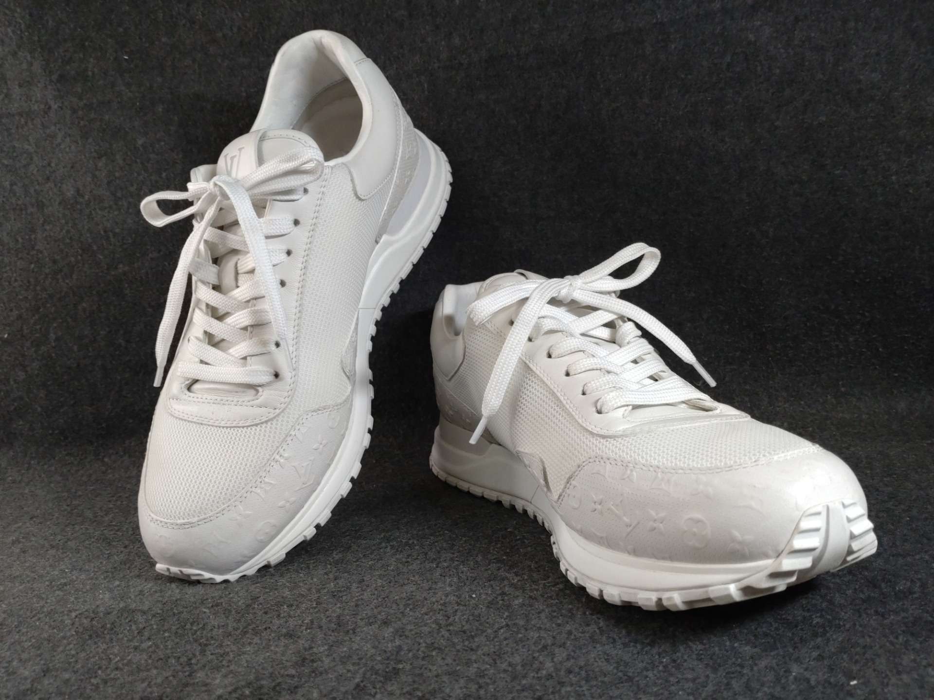 【大阪心斎橋】スニーカーのコーティングでお探しならコーティング専門店Glationへ