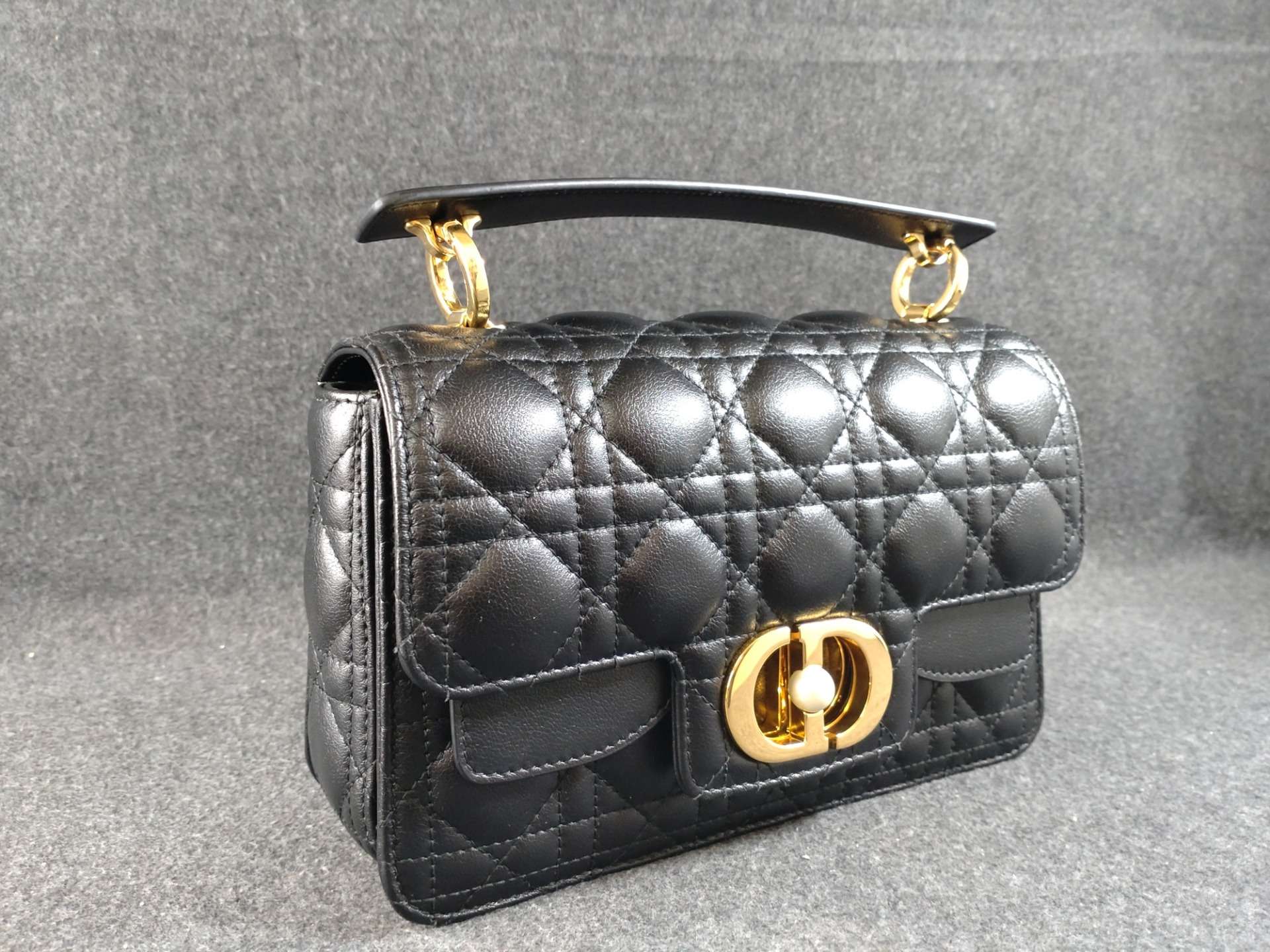 【大阪心斎橋】トップハンドルバッグ のコーティングでお探しならコーティング専門店Glationへ