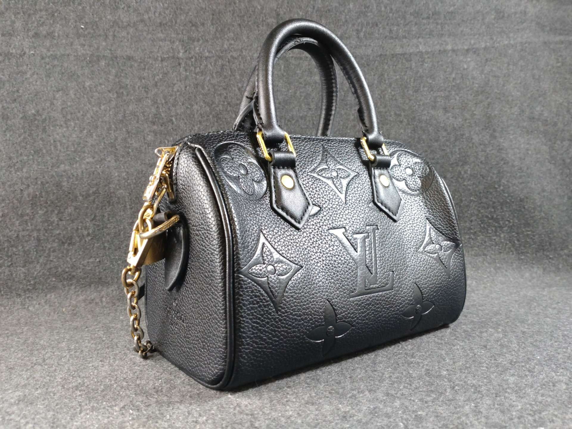 【大阪心斎橋】バックのコーティングでお探しならコーティング専門店Glationへ