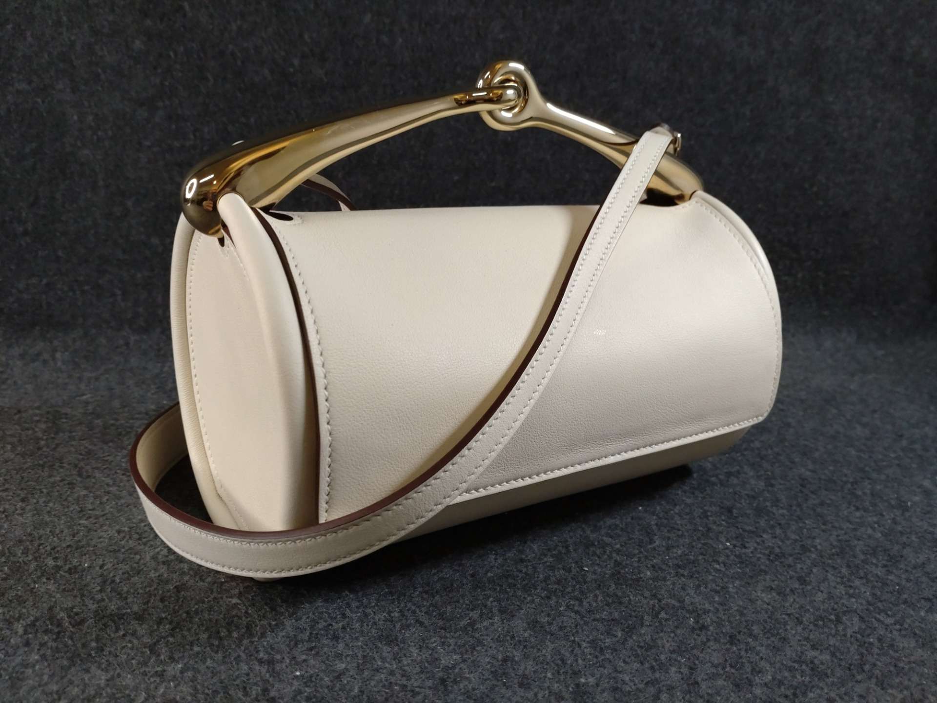 【大阪心斎橋】マキシモア・ステラバックのコーティングでお探しならコーティング専門店Glationへ