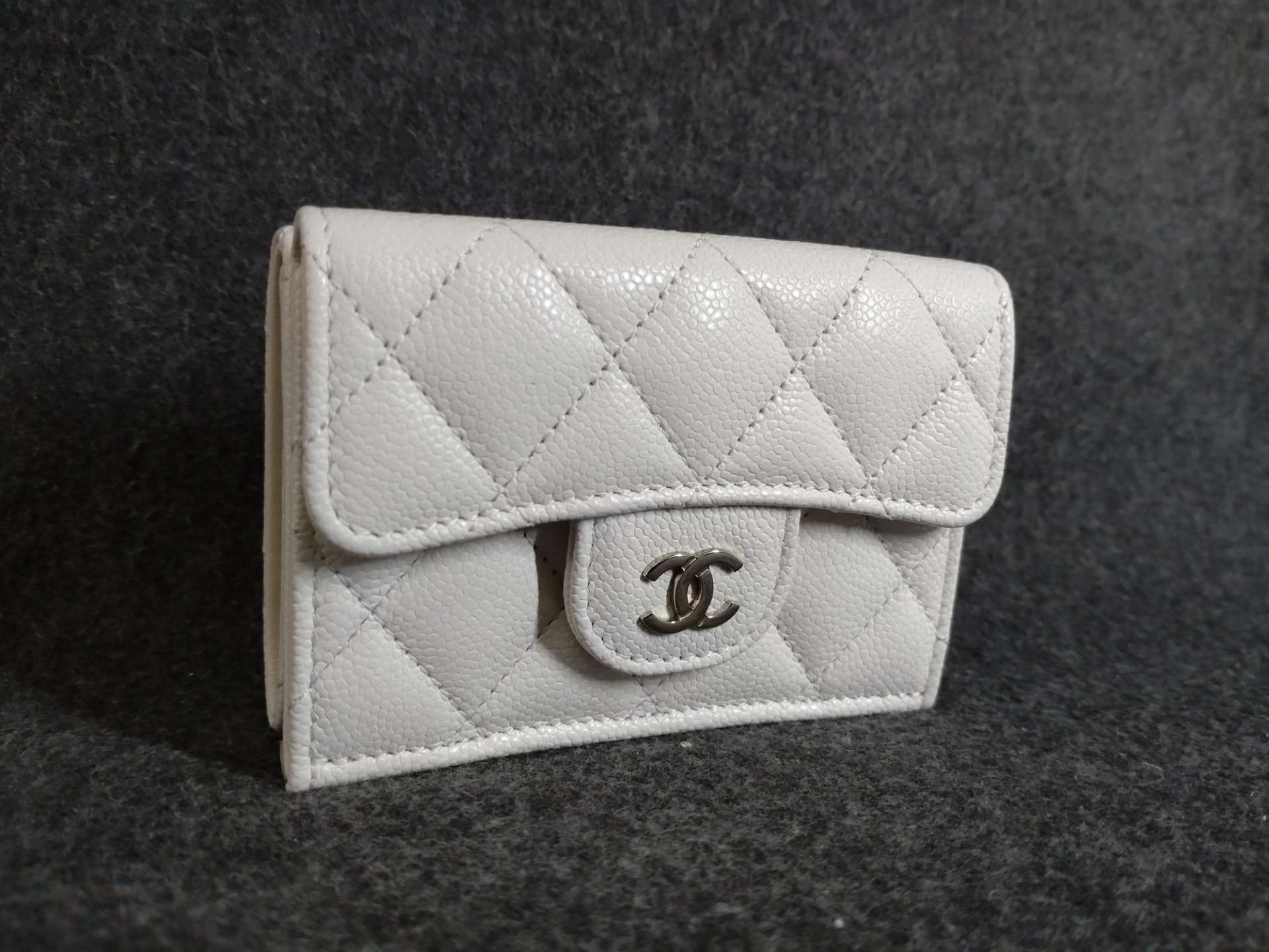 【大阪心斎橋】財布のコーティングでお探しならコーティング専門店Glationへ