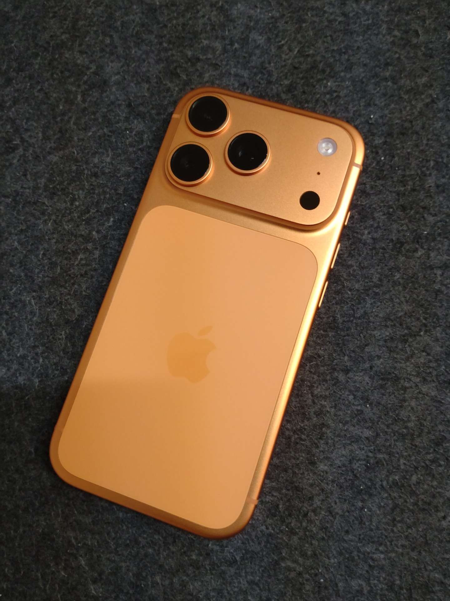 【大阪心斎橋】iPhoneのコーティングでお探しならコーティング専門店Glationへ