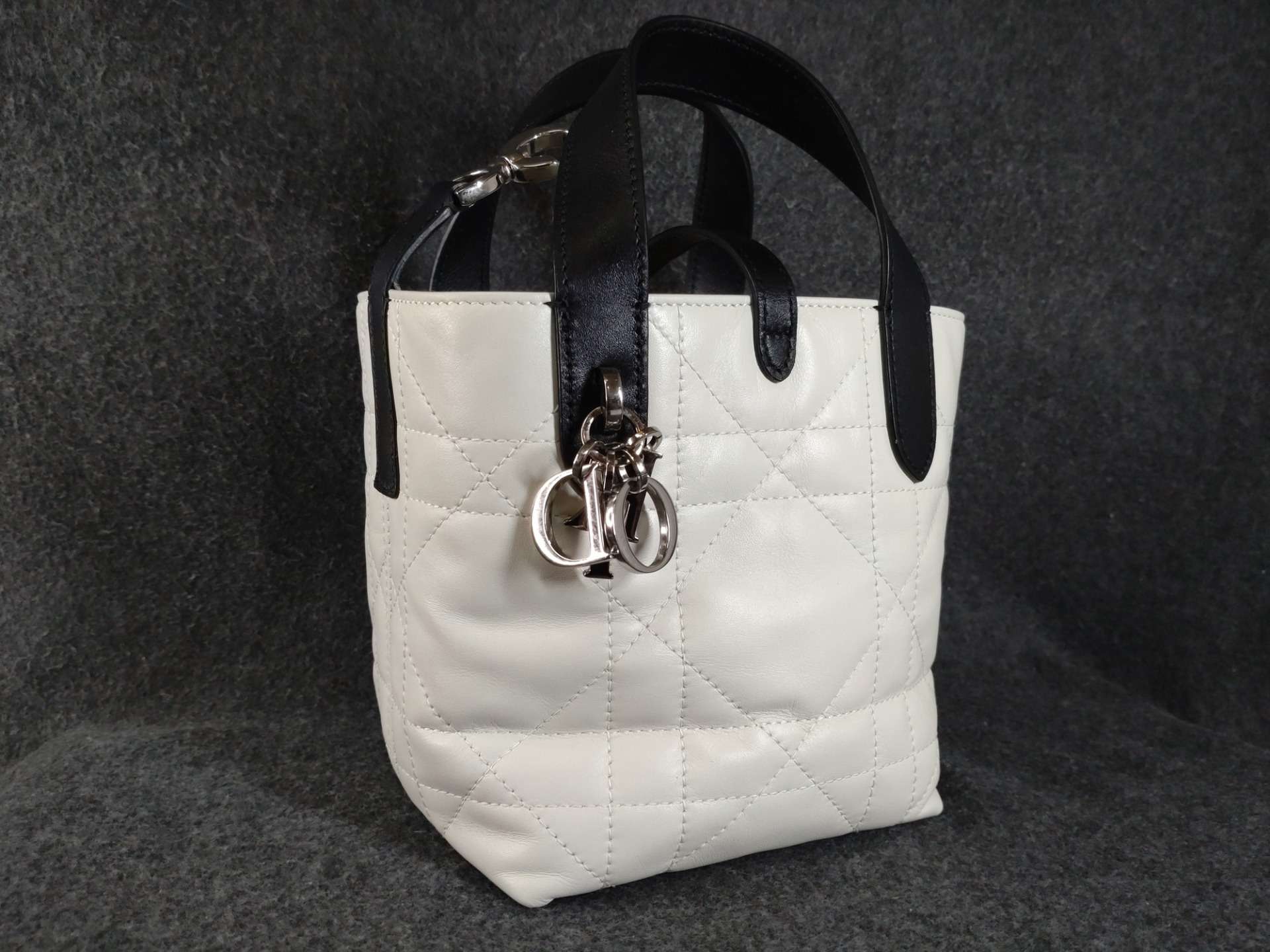 【大阪心斎橋】Diorバックのコーティングでお探しならコーティング専門店Glationへ