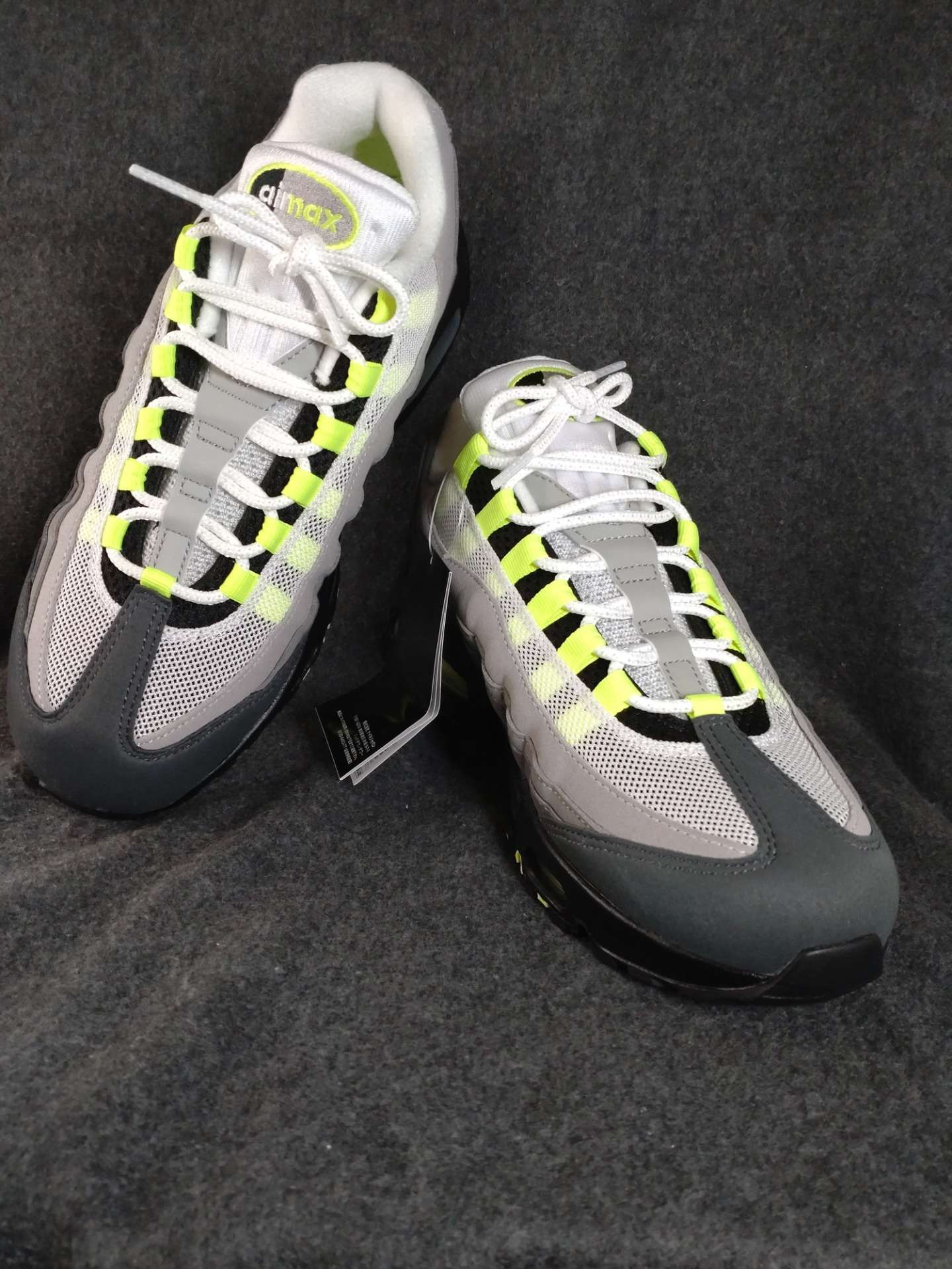 【大阪心斎橋】スニーカーのコーティングでお探しならコーティング専門店Glationへ