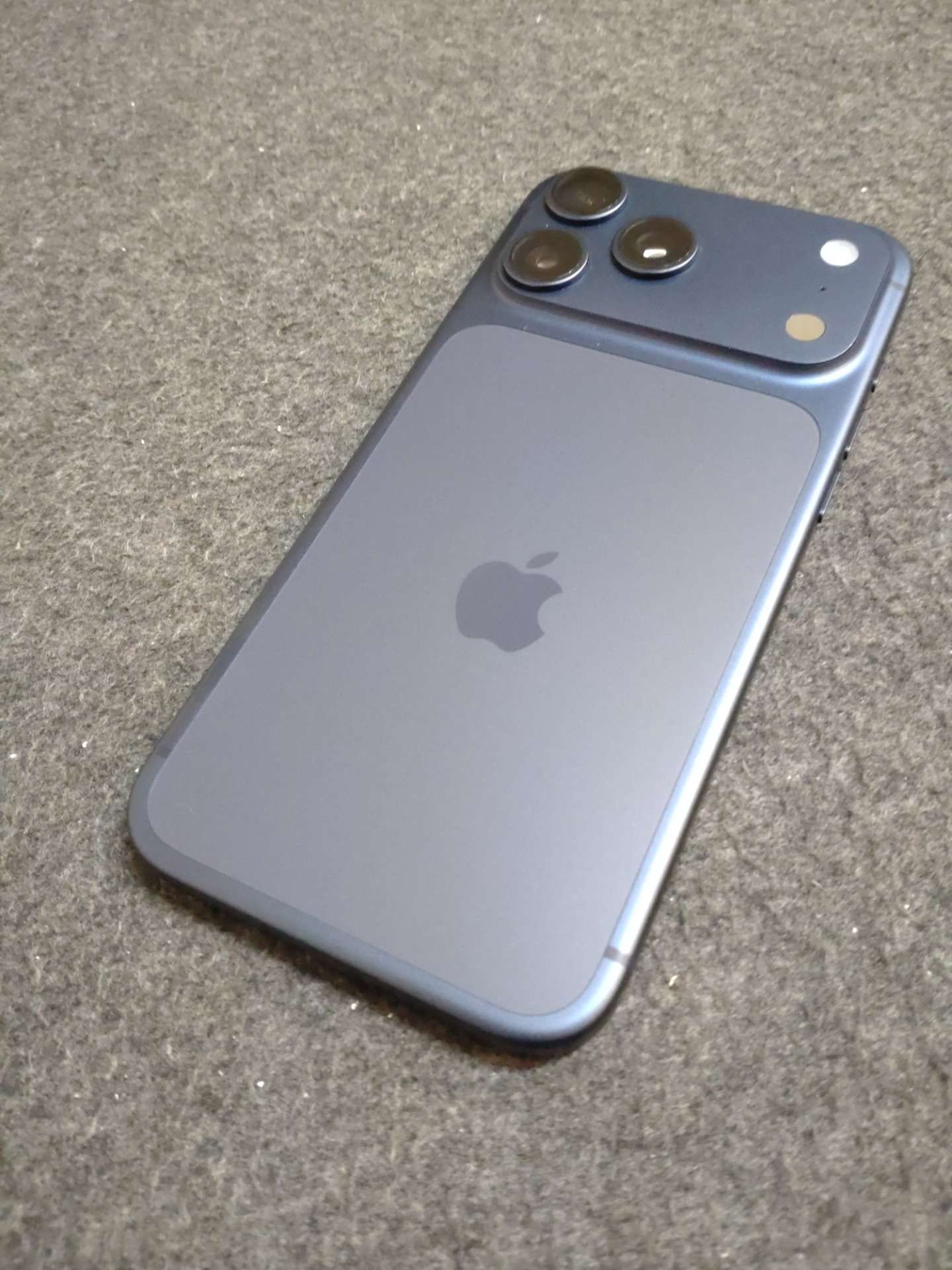 【大阪心斎橋】iPhoneのコーティングでお探しならコーティング専門店Glationへ