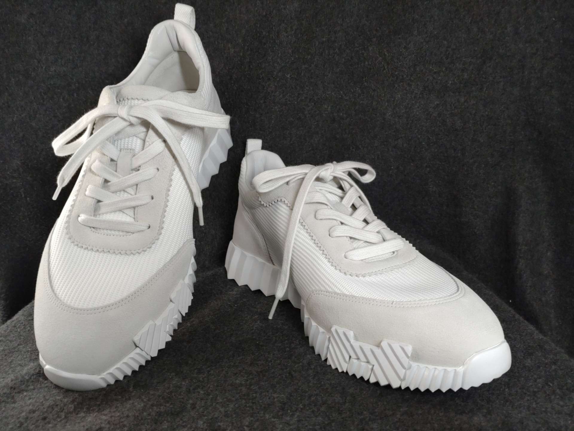 【大阪心斎橋】スニーカーのコーティングでお探しならコーティング専門店Glationへ